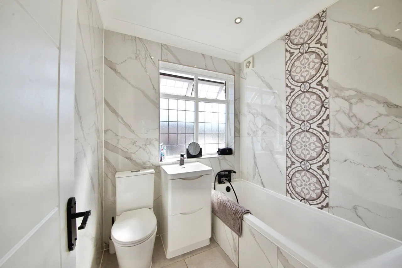 Staverton Road, Hornchurch, RM11, photo 19