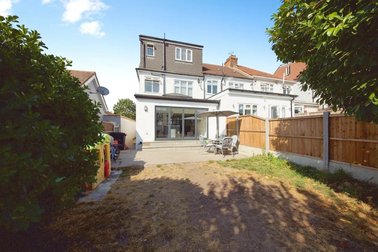 Staverton Road, Hornchurch, RM11, photo 12