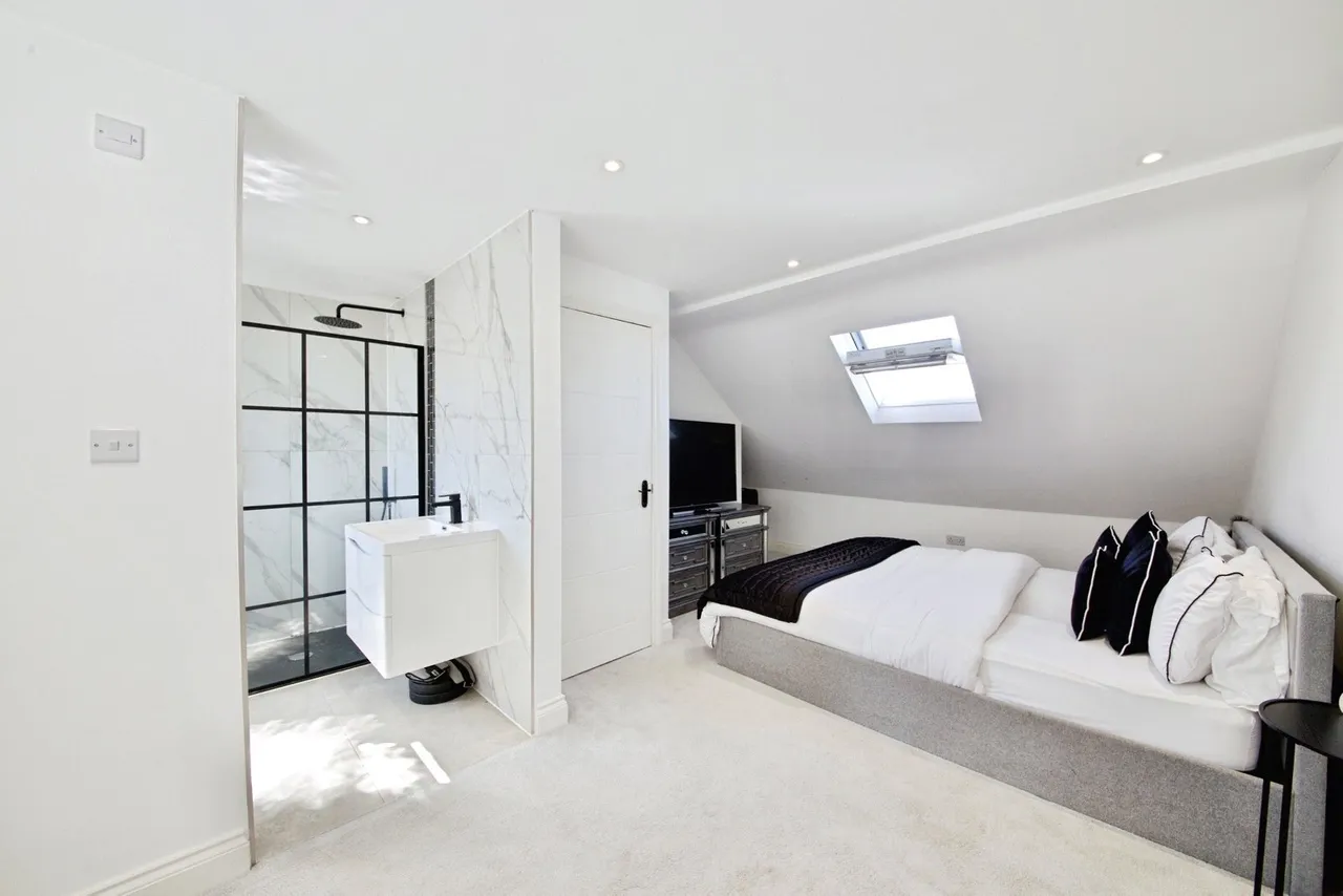 Staverton Road, Hornchurch, RM11, photo 4