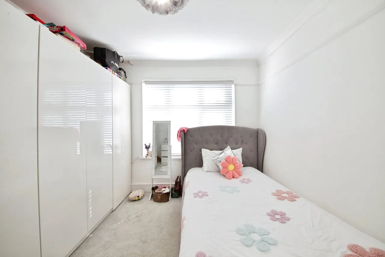 Staverton Road, Hornchurch, RM11, photo 15