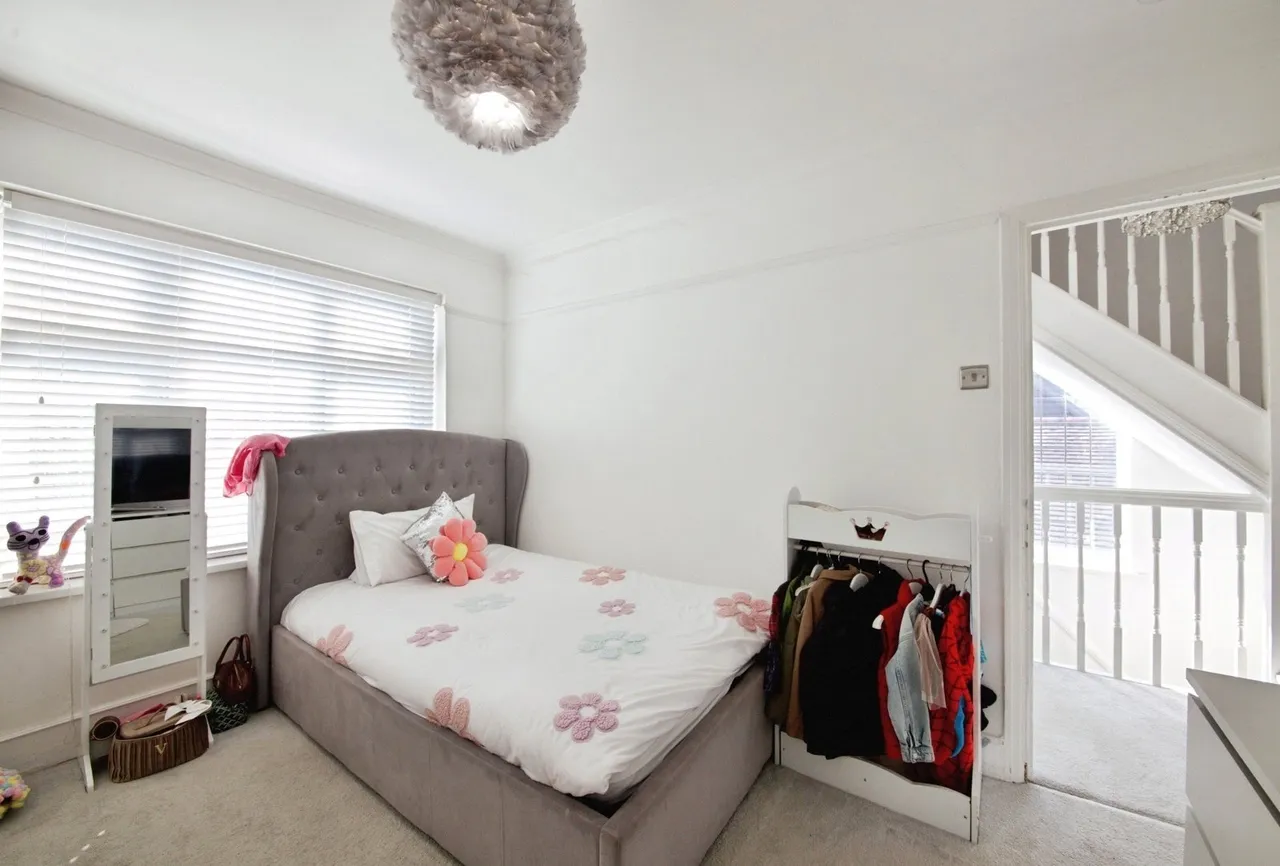 Staverton Road, Hornchurch, RM11, photo 17