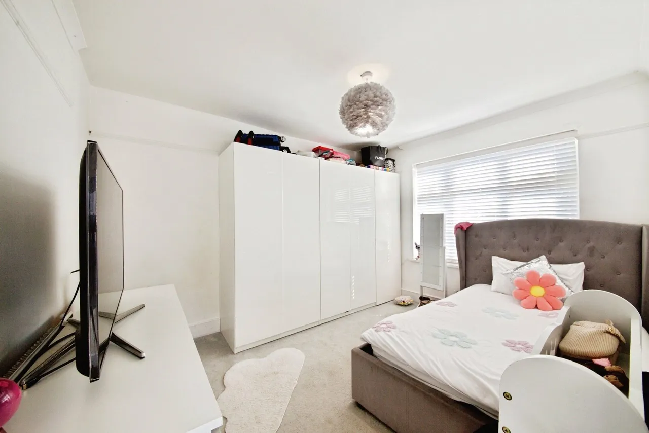 Staverton Road, Hornchurch, RM11, photo 8