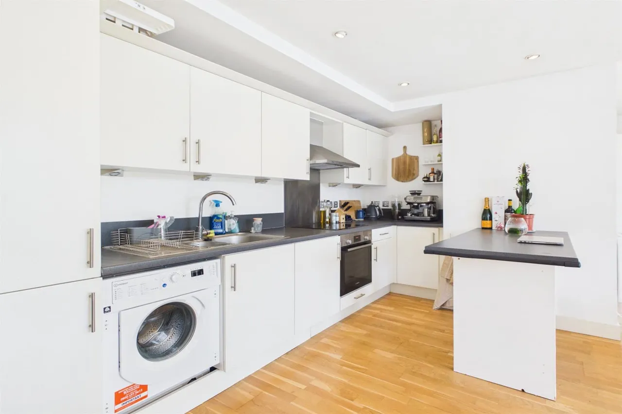 Watermill Way, London, SW19 2RW, photo 3
