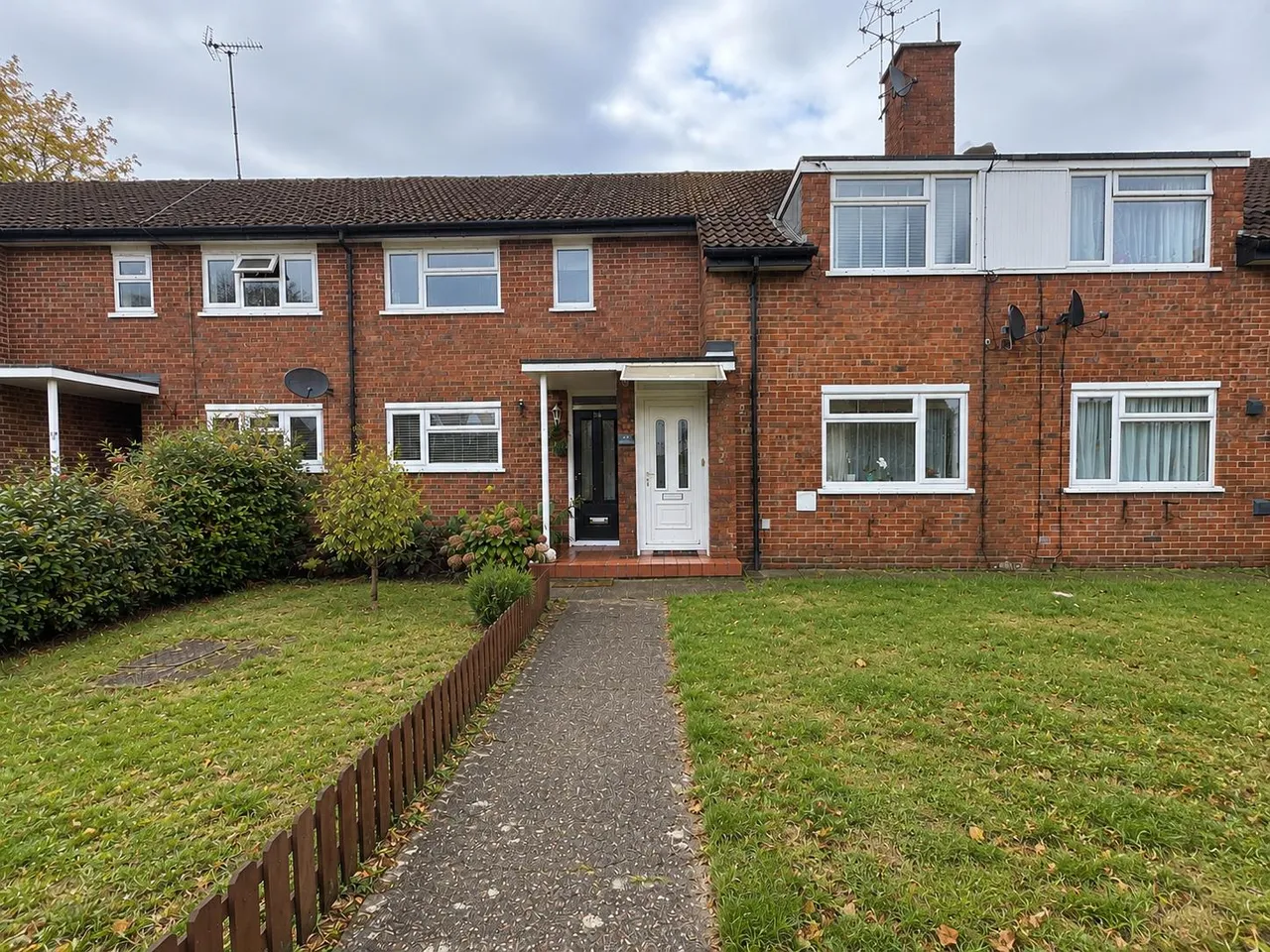 2 bed flat for sale, Whitton Dene, Isleworth, TW7