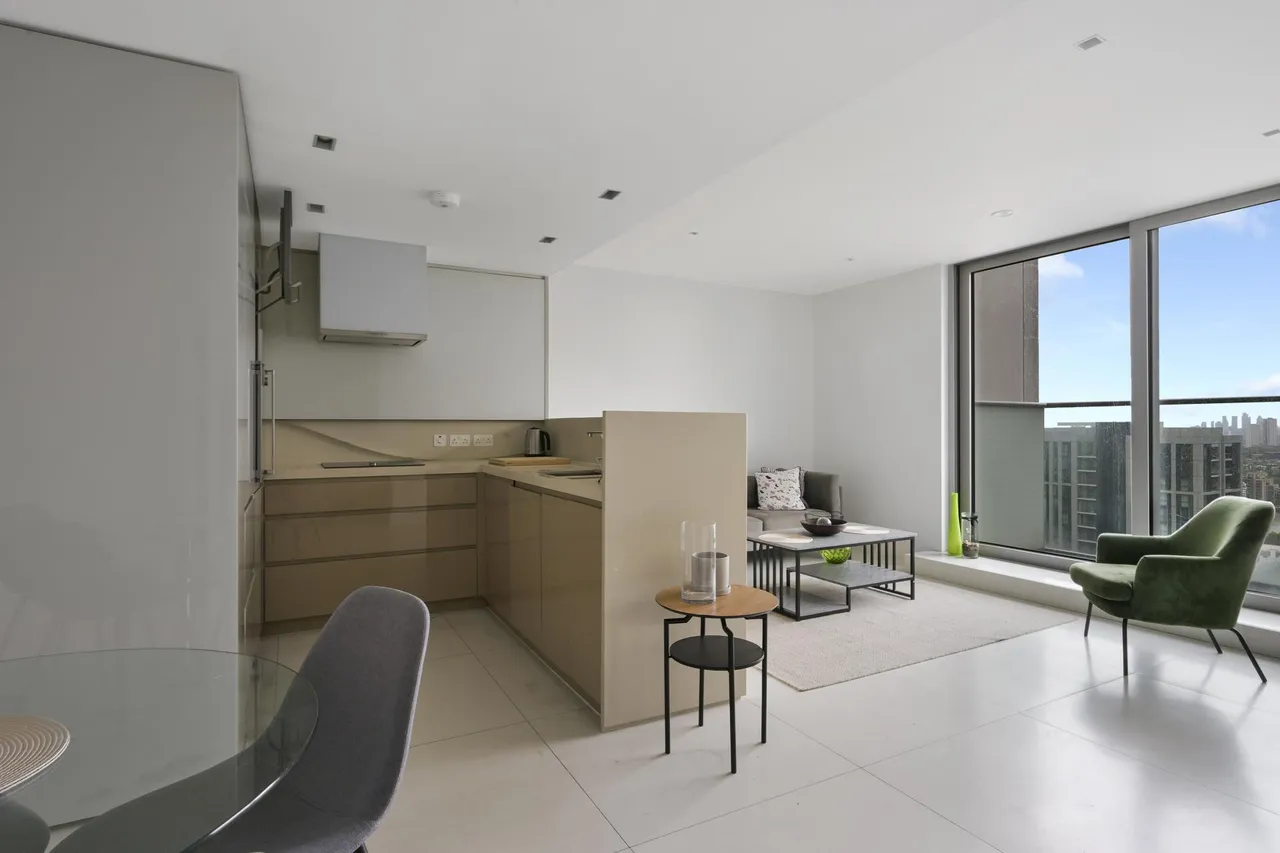 Pan Peninsula Square, London, E14, photo 5