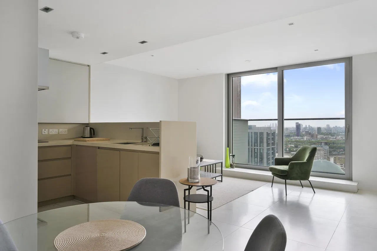 Pan Peninsula Square, London, E14, photo 8