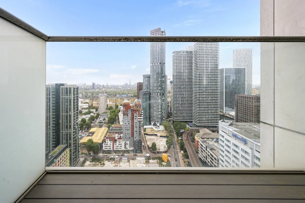 Pan Peninsula Square, London, E14, photo 11