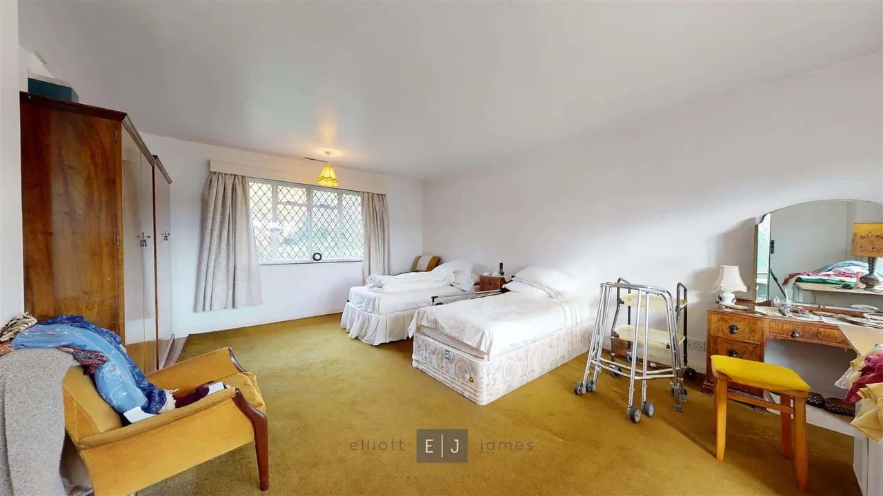 Broadstrood, Loughton, photo 10