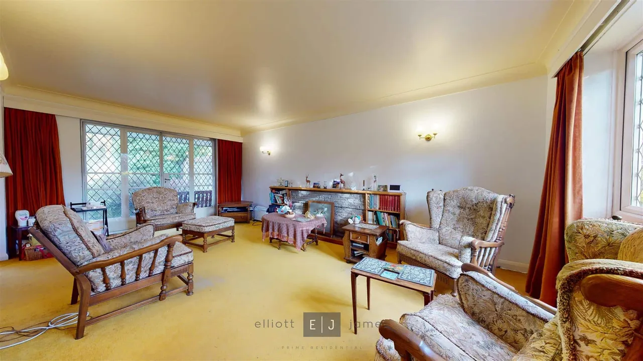 Broadstrood, Loughton, photo 5