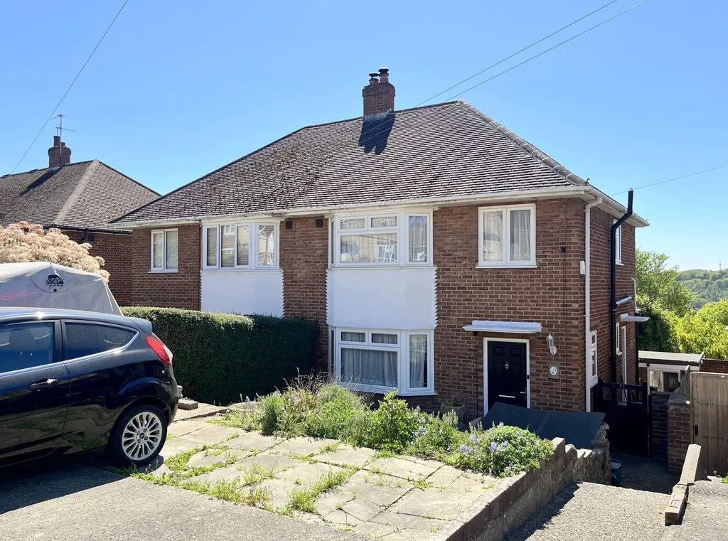 3 bed house for sale — Hunt Road, High Wycombe HP13 7RE