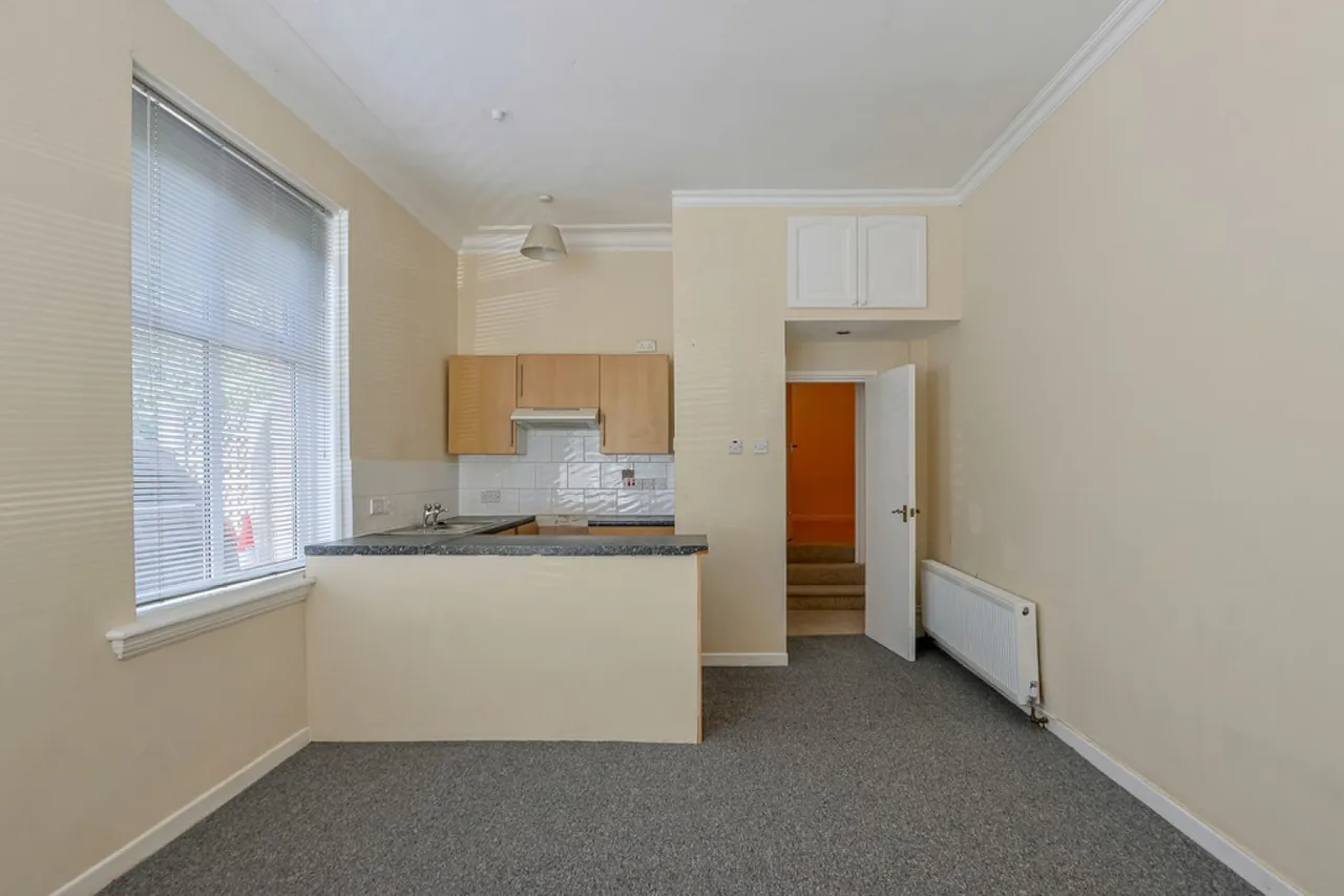 Christchurch Road, Bournemouth, photo 8