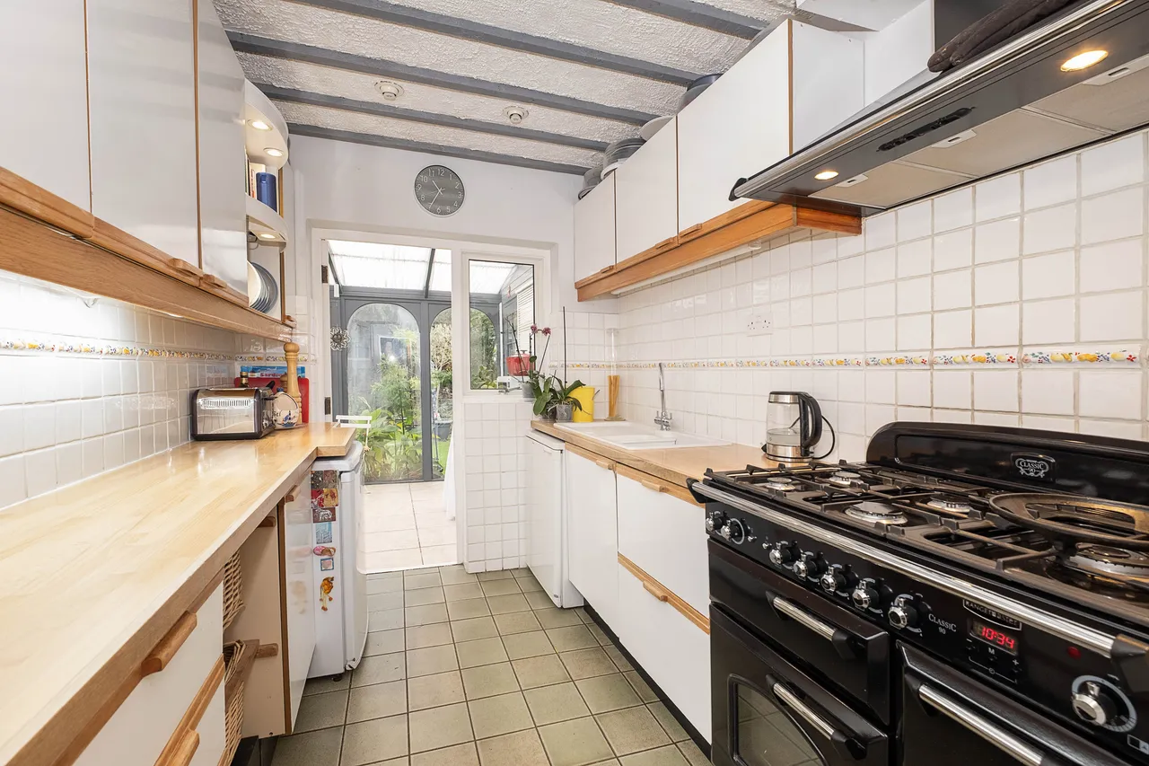 Rydal Gardens, Hounslow, TW3, photo 3