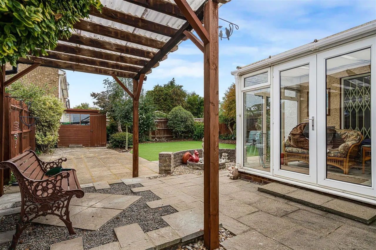 Royston Way, Burnham, photo 14