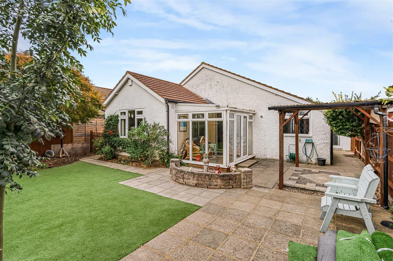 Royston Way, Burnham, photo 7
