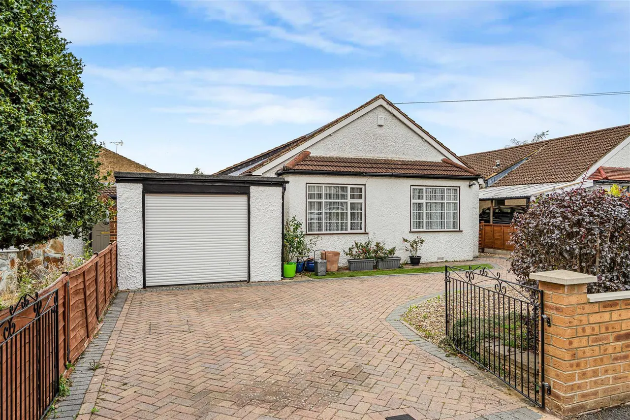 Royston Way, Burnham, photo 16