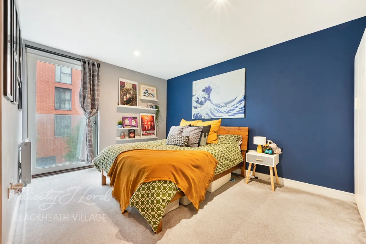 Handley Drive, London, photo 7