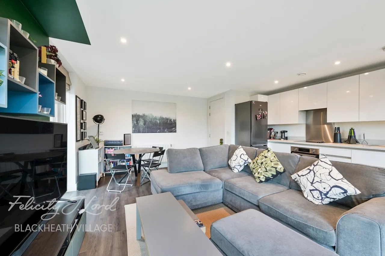 Handley Drive, London, photo 6