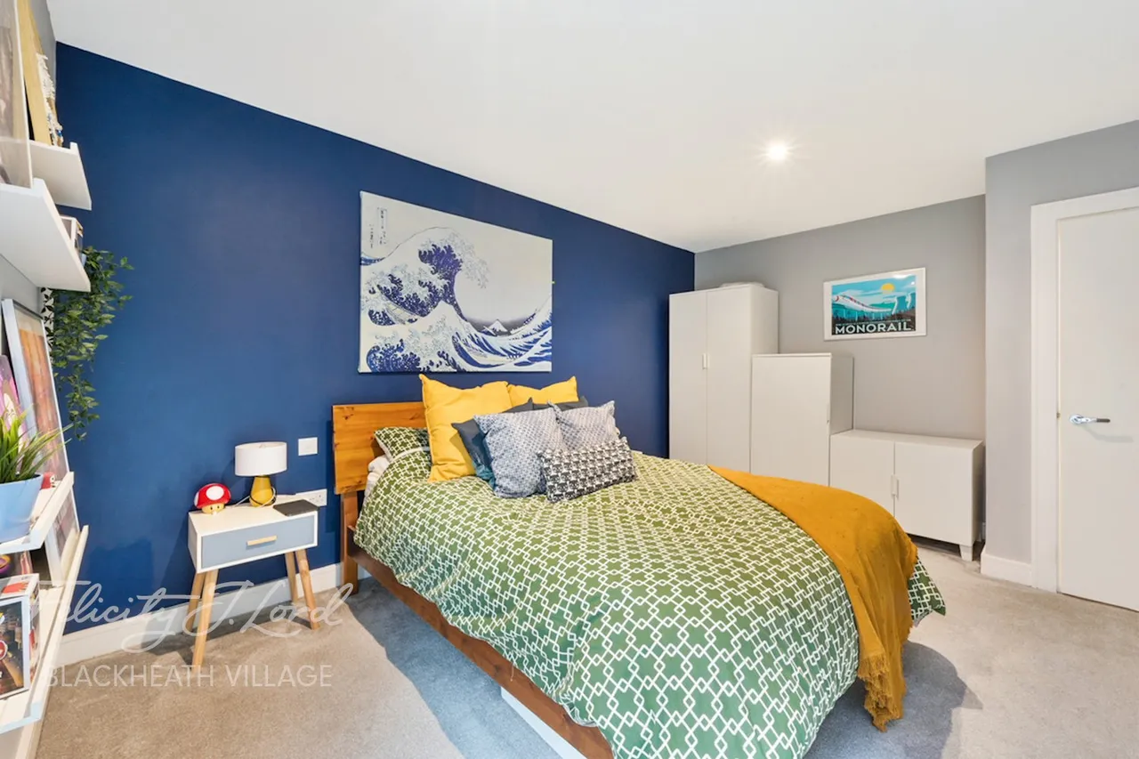 Handley Drive, London, photo 14