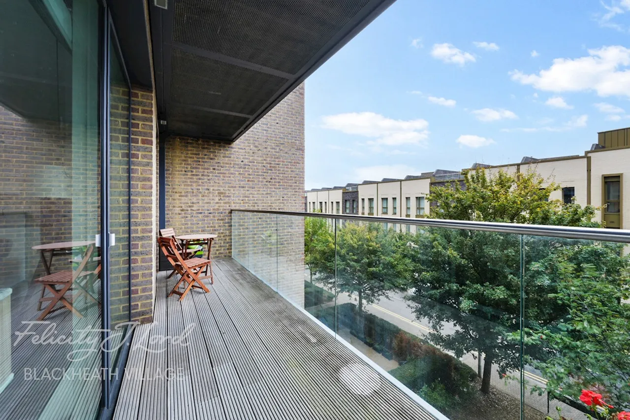Handley Drive, London, photo 20