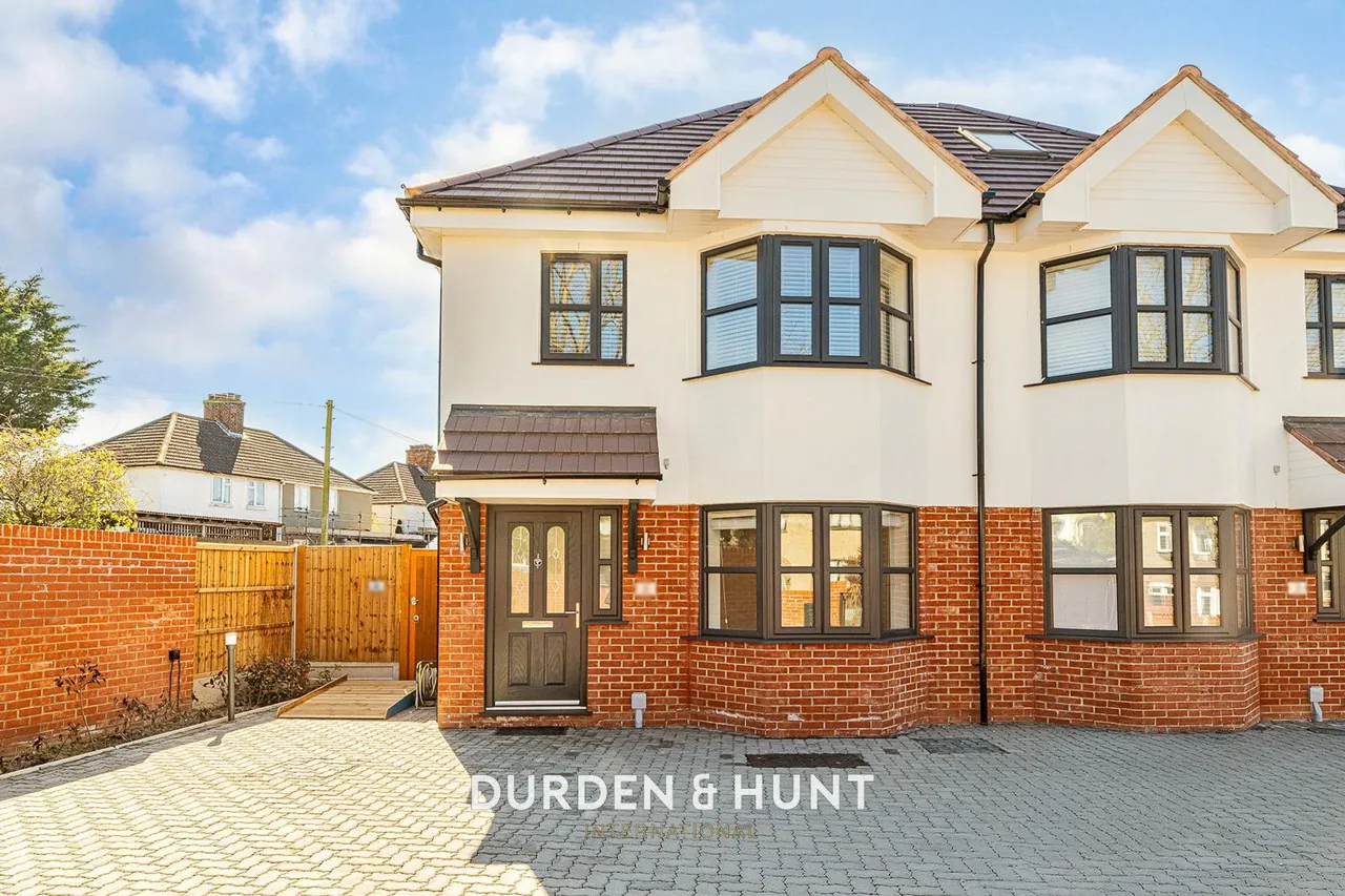 Purfleet Road, Aveley, RM15, photo 25