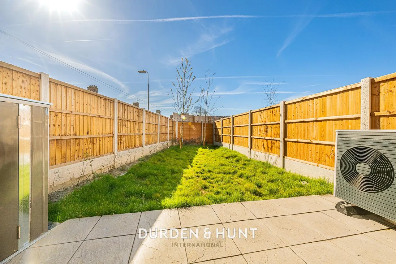 Purfleet Road, Aveley, RM15, photo 22