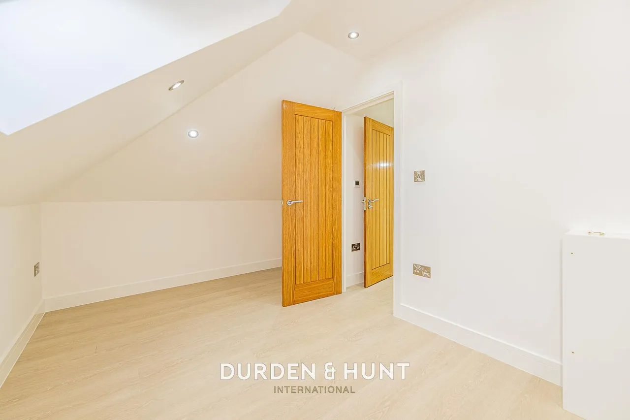 Purfleet Road, Aveley, RM15, photo 18