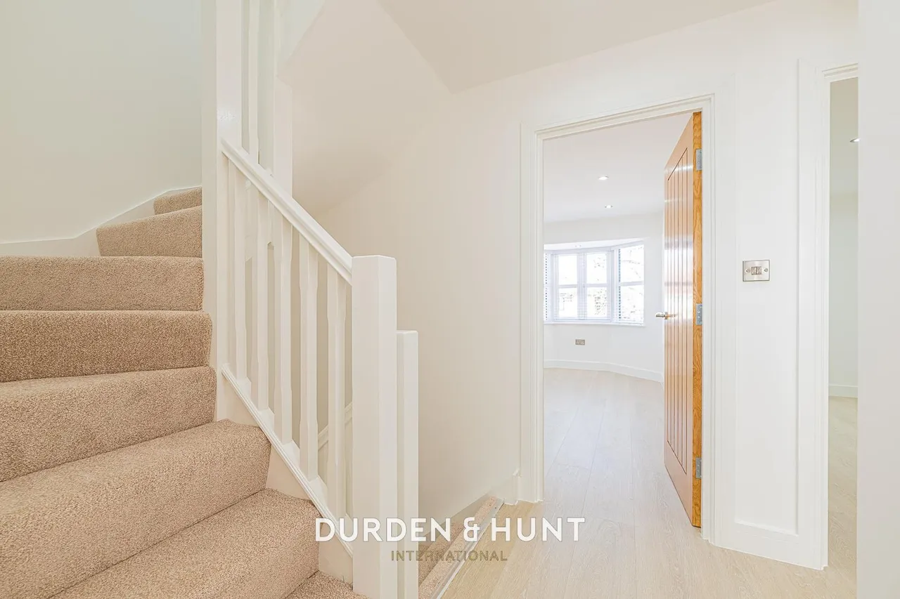 Purfleet Road, Aveley, RM15, photo 17
