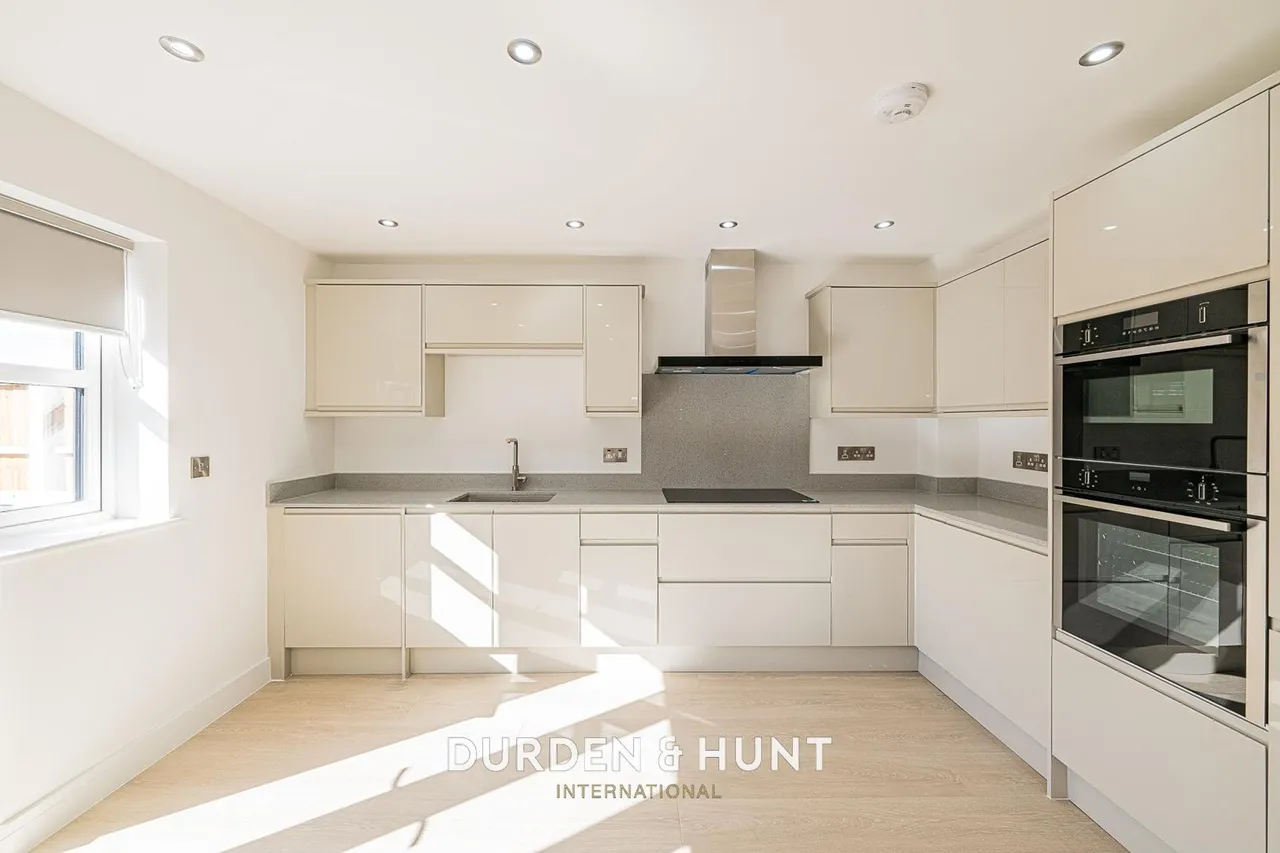 Purfleet Road, Aveley, RM15, photo 3