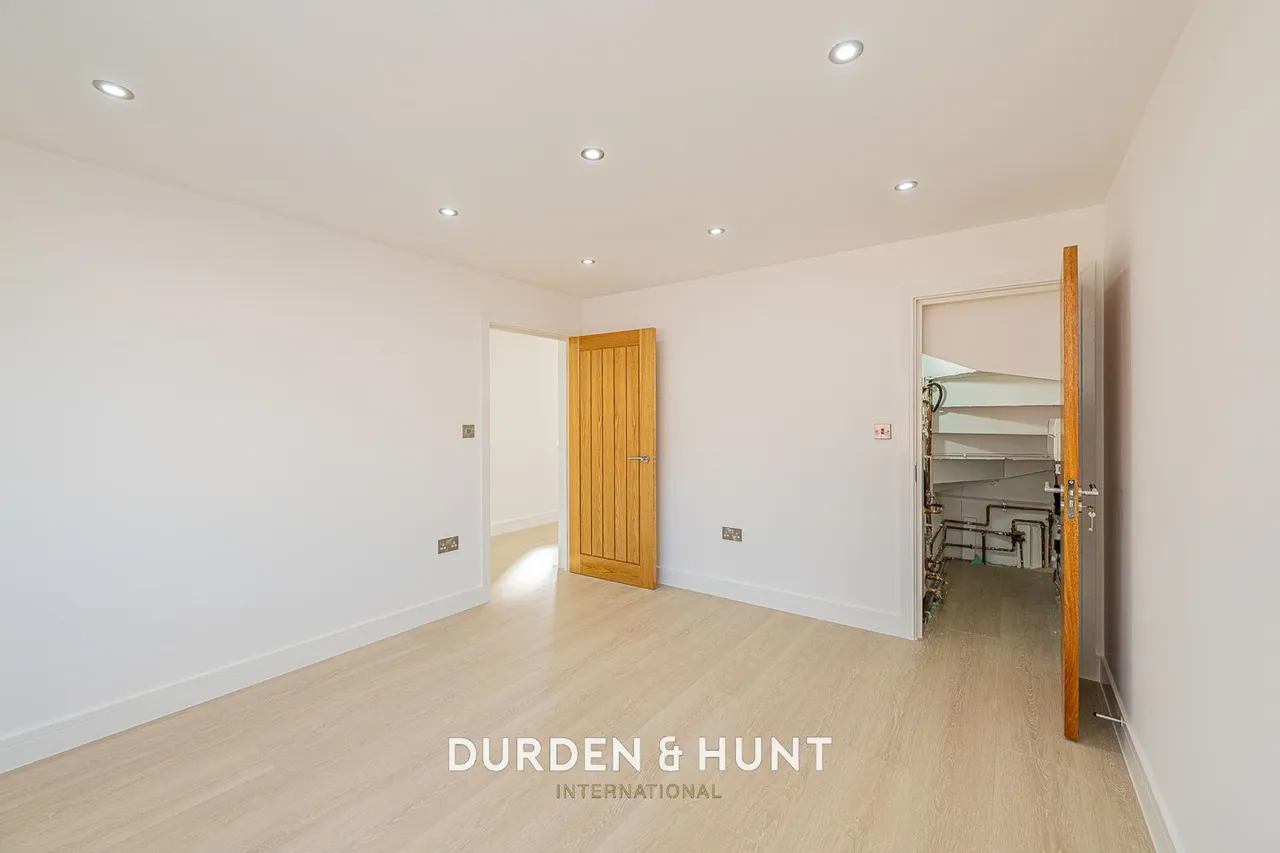 Purfleet Road, Aveley, RM15, photo 6