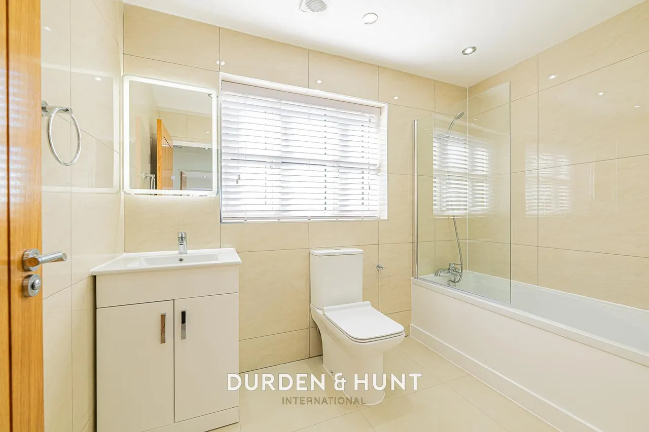 Purfleet Road, Aveley, RM15, photo 16