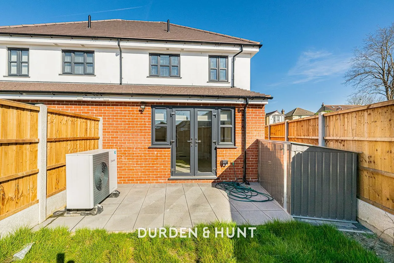 Purfleet Road, Aveley, RM15, photo 24