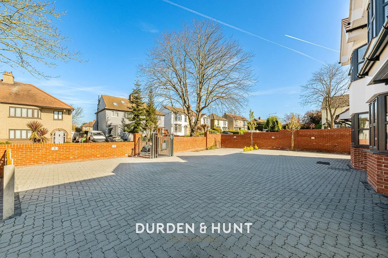 Purfleet Road, Aveley, RM15, photo 26