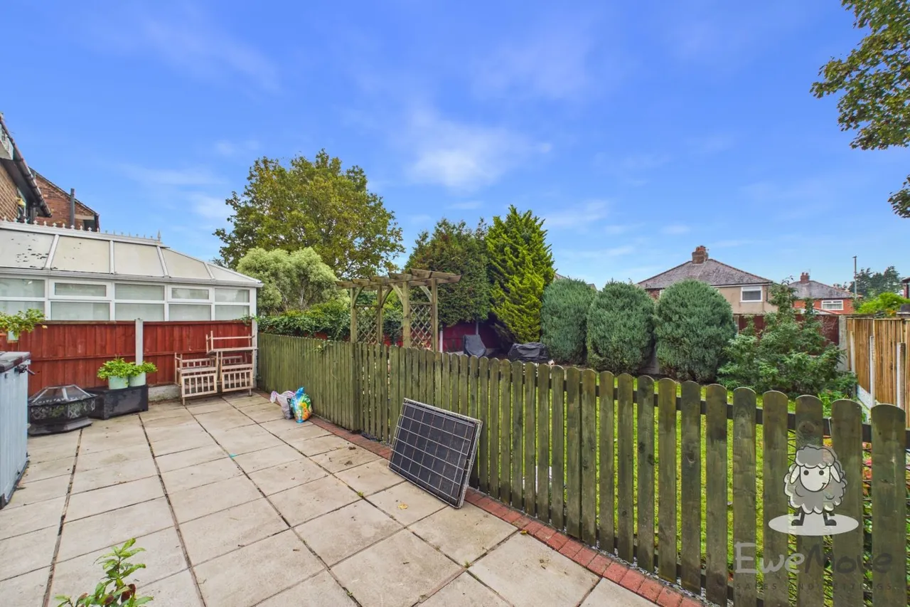 Hughes Avenue, Prescot, L35, photo 13