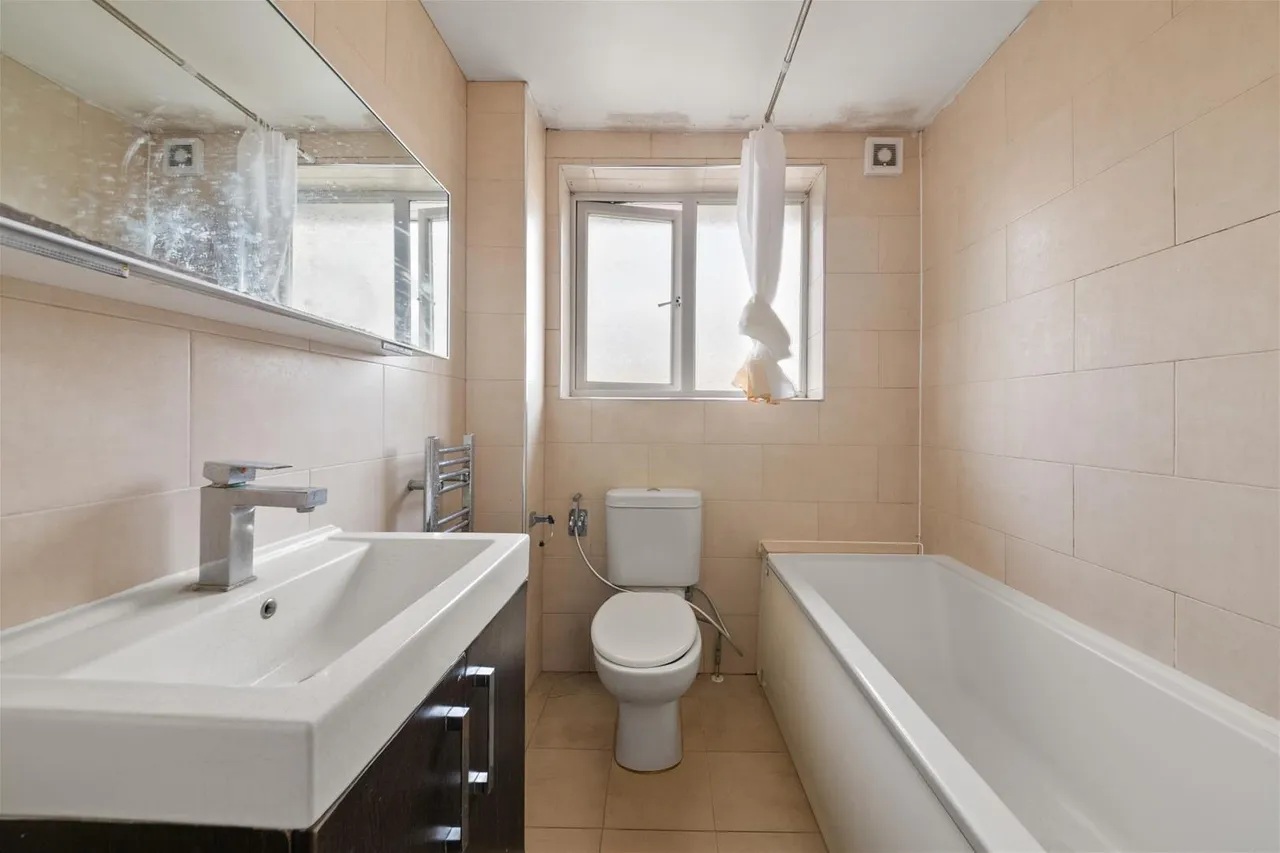 Whytecroft, Hounslow, photo 9