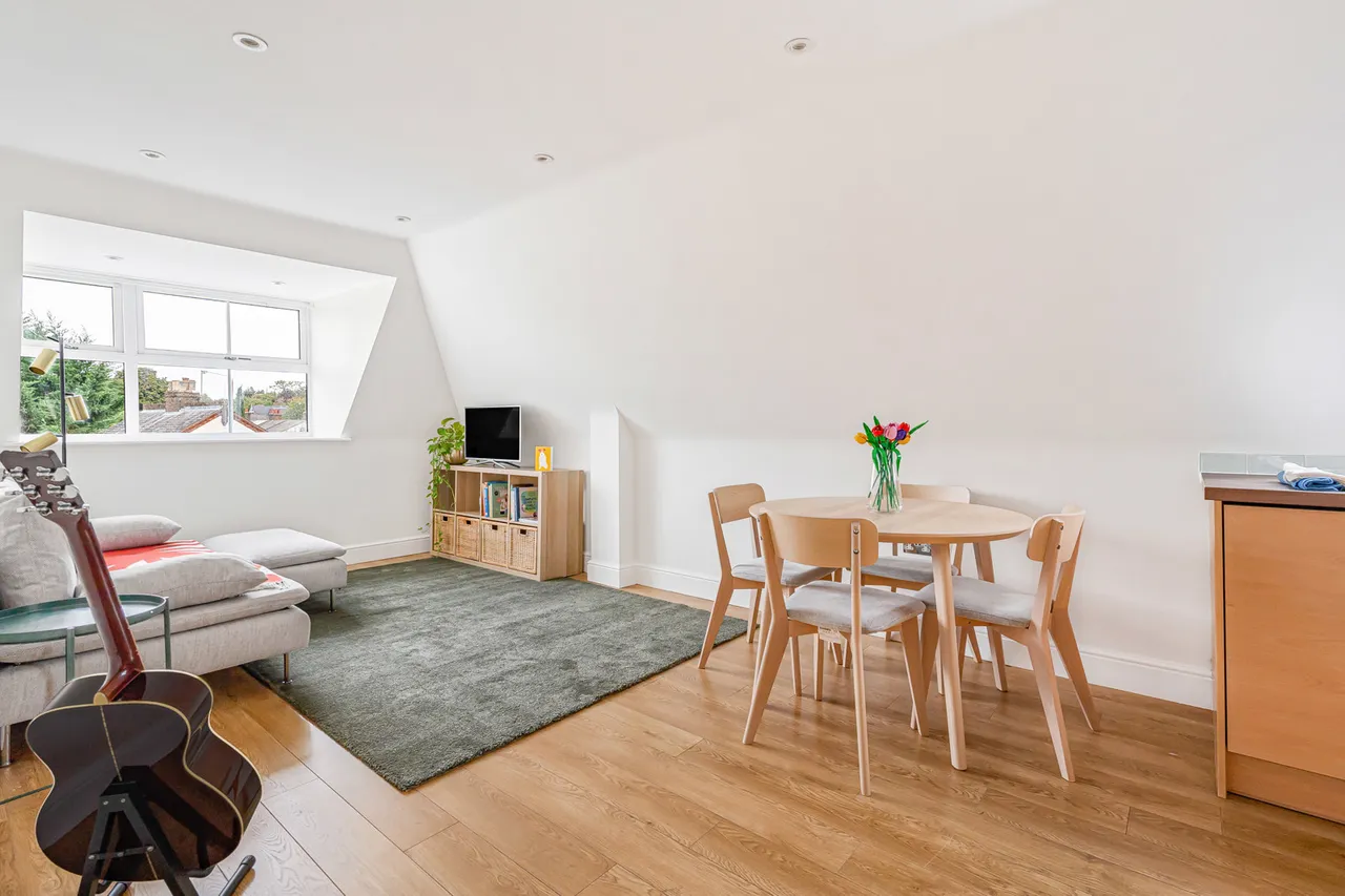 Victoria Street, Englefield Green, TW20, photo 2