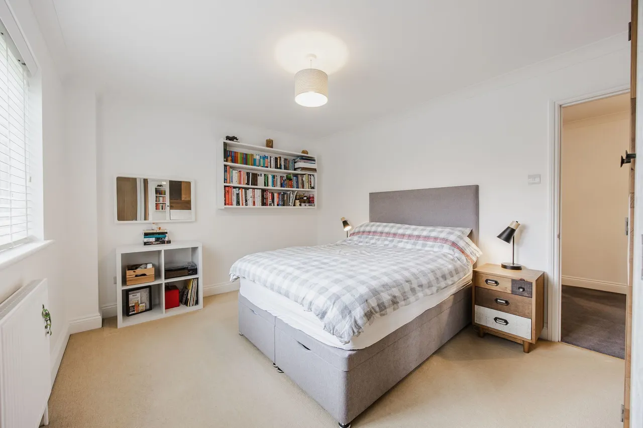 Substantial Home on 0.30 Acre Plot, photo 14