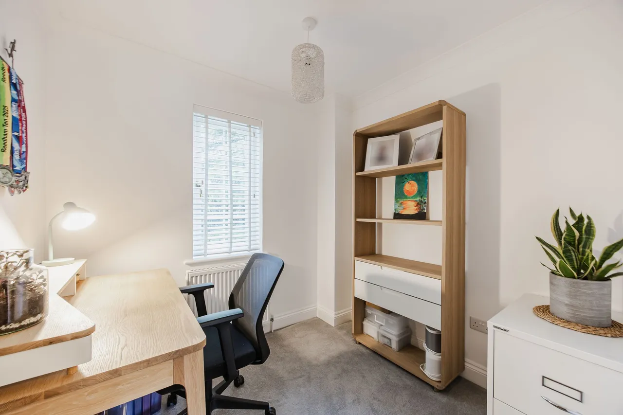Substantial Home on 0.30 Acre Plot, photo 7