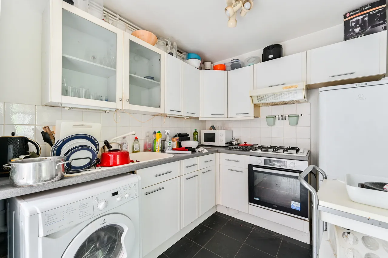 3 St Mary-Le-Park Court, 52 Parkgate Road, London, photo 3