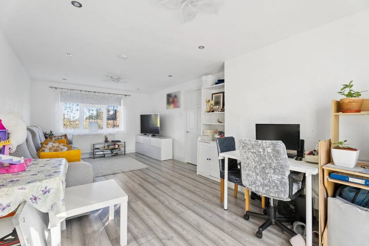 Ash Road, High Wycombe, HP12, photo 5