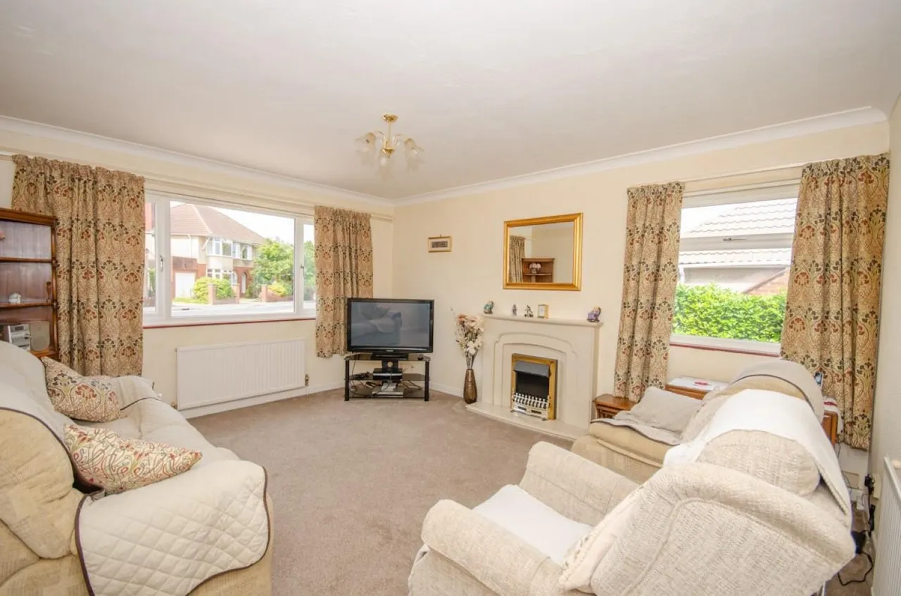 Oakdale Close, Downend, BS16, photo 2