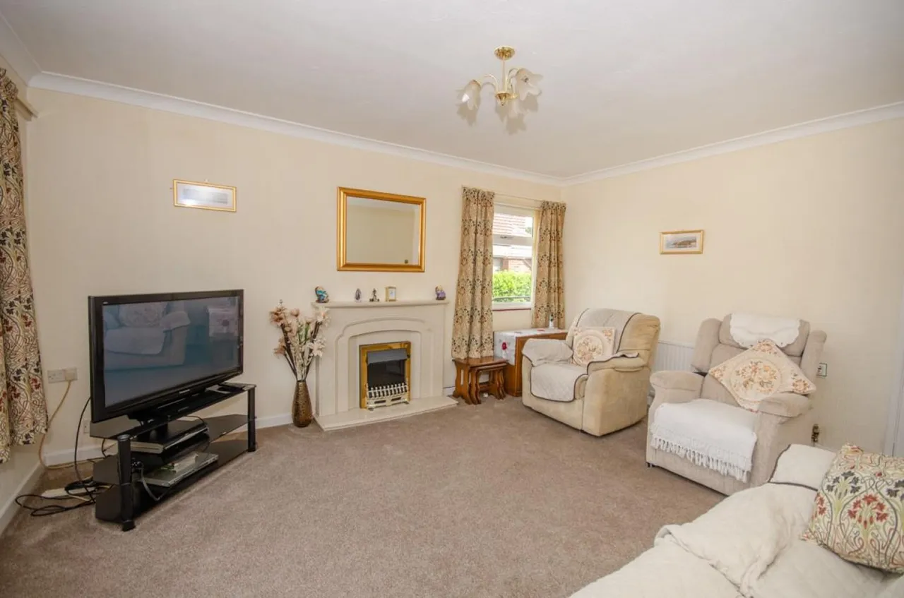 Oakdale Close, Downend, BS16, photo 6