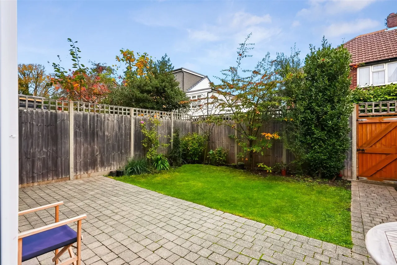 Camellia Place, Whitton, TW2 7HZ, photo 2