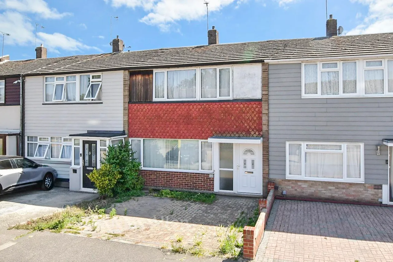 3 bed house for sale, Great Knightleys, Basildon, SS15