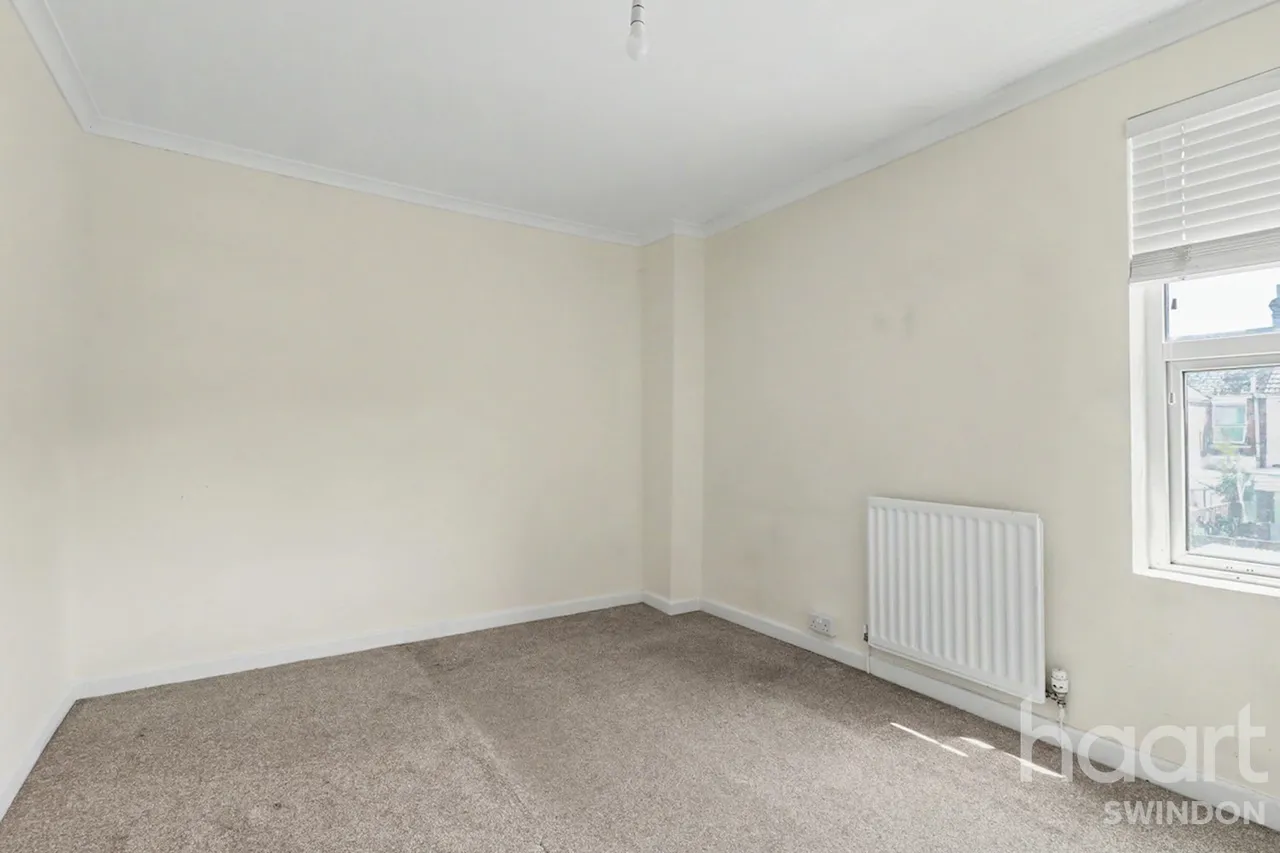 Ferndale Road, Swindon, SN2, photo 4