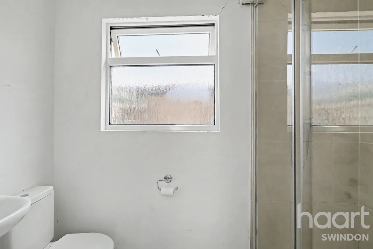 Ferndale Road, Swindon, SN2, photo 8