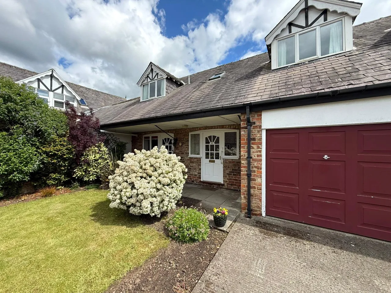 3 bed house for sale — 3 St Oswalds Front Street, Sowerby, Thirsk, North Yorkshire, YO7 1JB