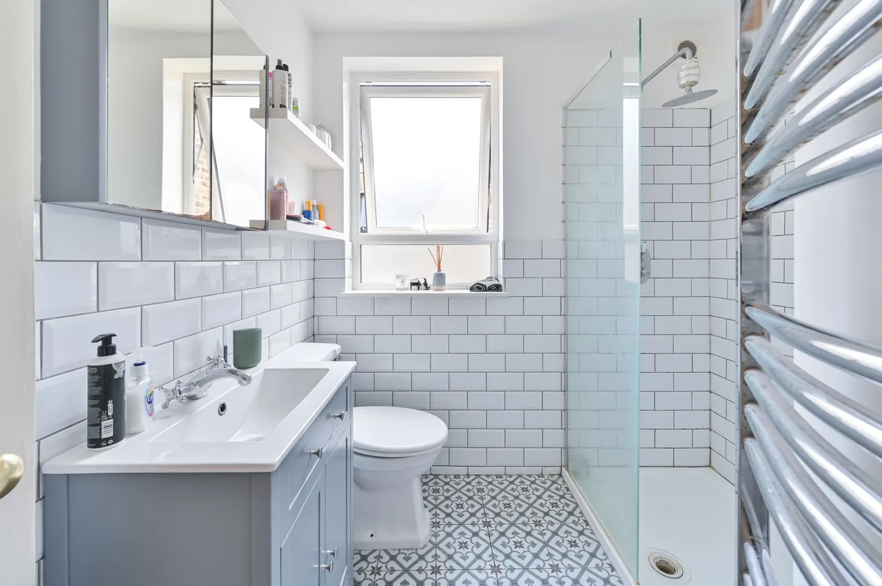 Top Floor Flat, 175 St Asaph Road, London, photo 11