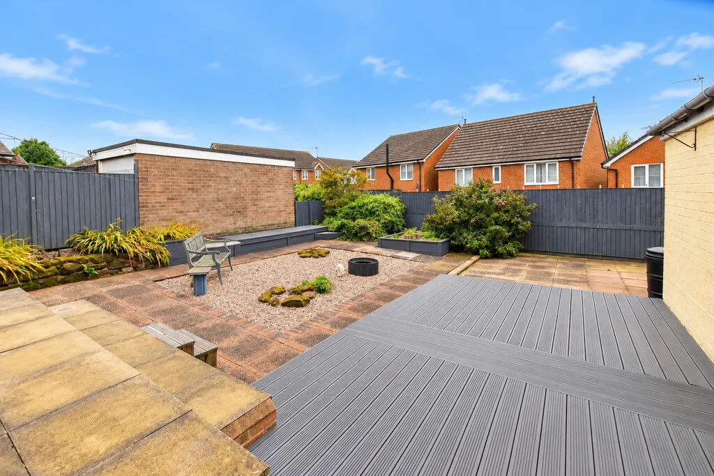 Price Close, Loggerheads, photo 13