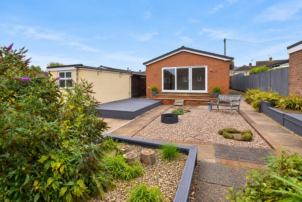 Price Close, Loggerheads, photo 2