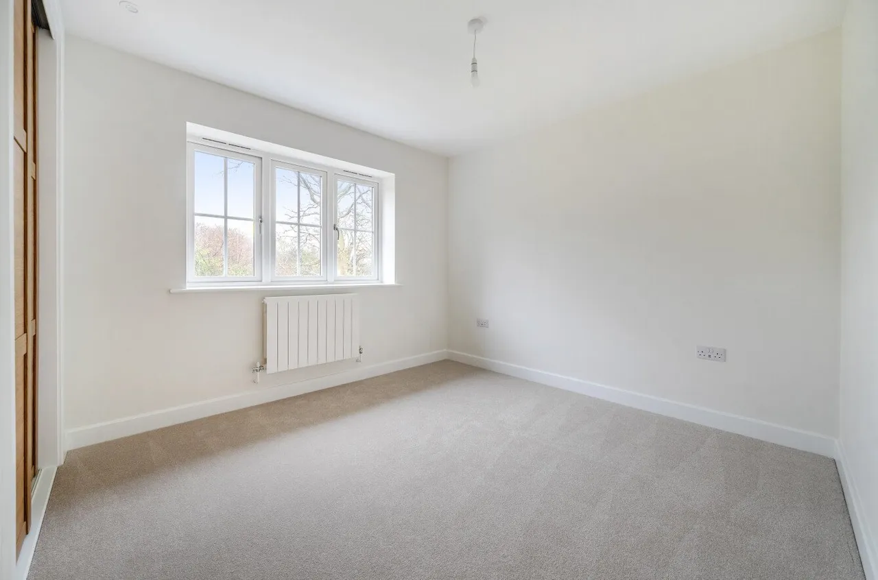 Locks Road, Locks Heath, SO31, photo 11
